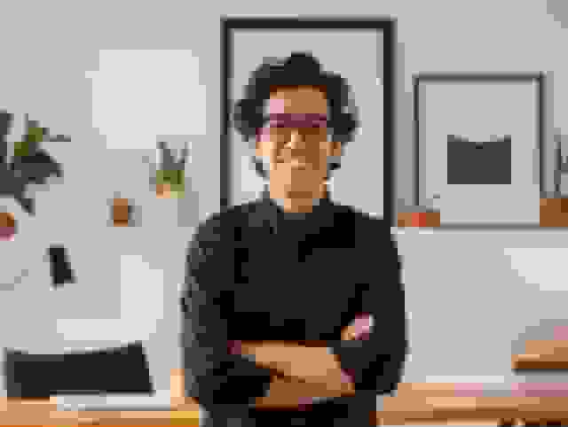 ai-work-headshot-indoor-lit