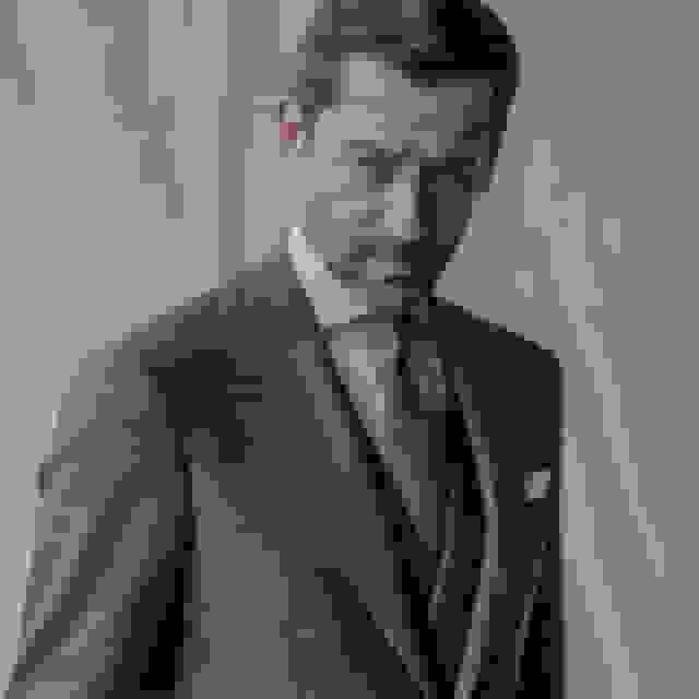Professional-Portrait-Man-Suit.jpeg