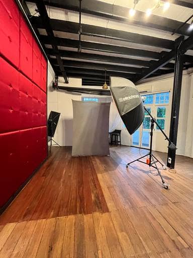 Photo of the Headshots Studio 'White Room Studio'