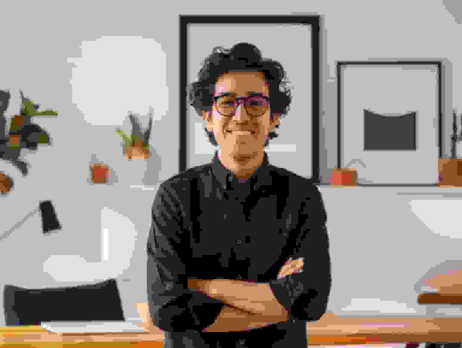 ai-work-headshot-indoor-lit